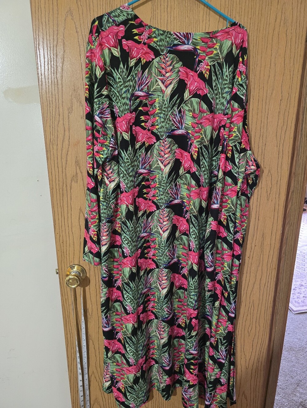Floral Long Kimono Robe in Black and Pink - Picture 3 of 3